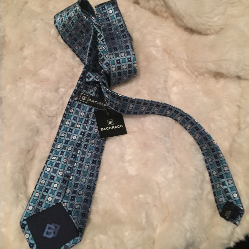 BACHRACH Tie
